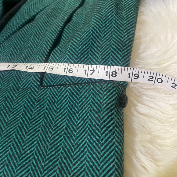 Vintage Teal Herringbone Cropped Blazer with Black Velvet Collar - Picture 8 of 10